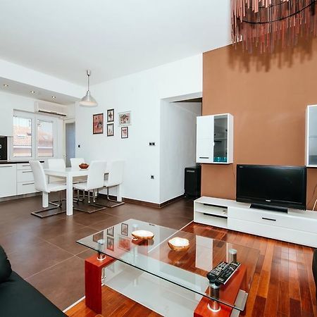 Golden Bridge Apartment With Private Parking زادار الغرفة الصورة